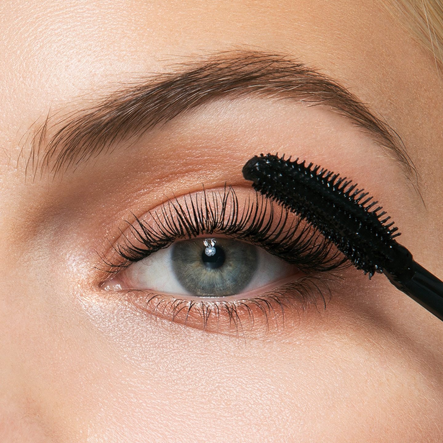 Maybelline Lash Boosting Sensational Serum EFTER