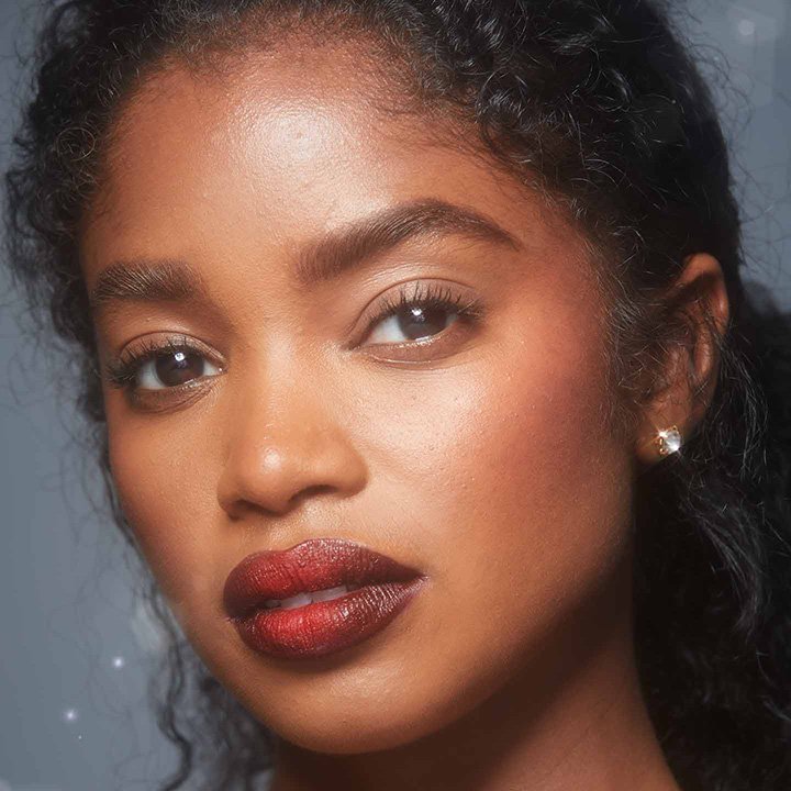 women with ombre lips