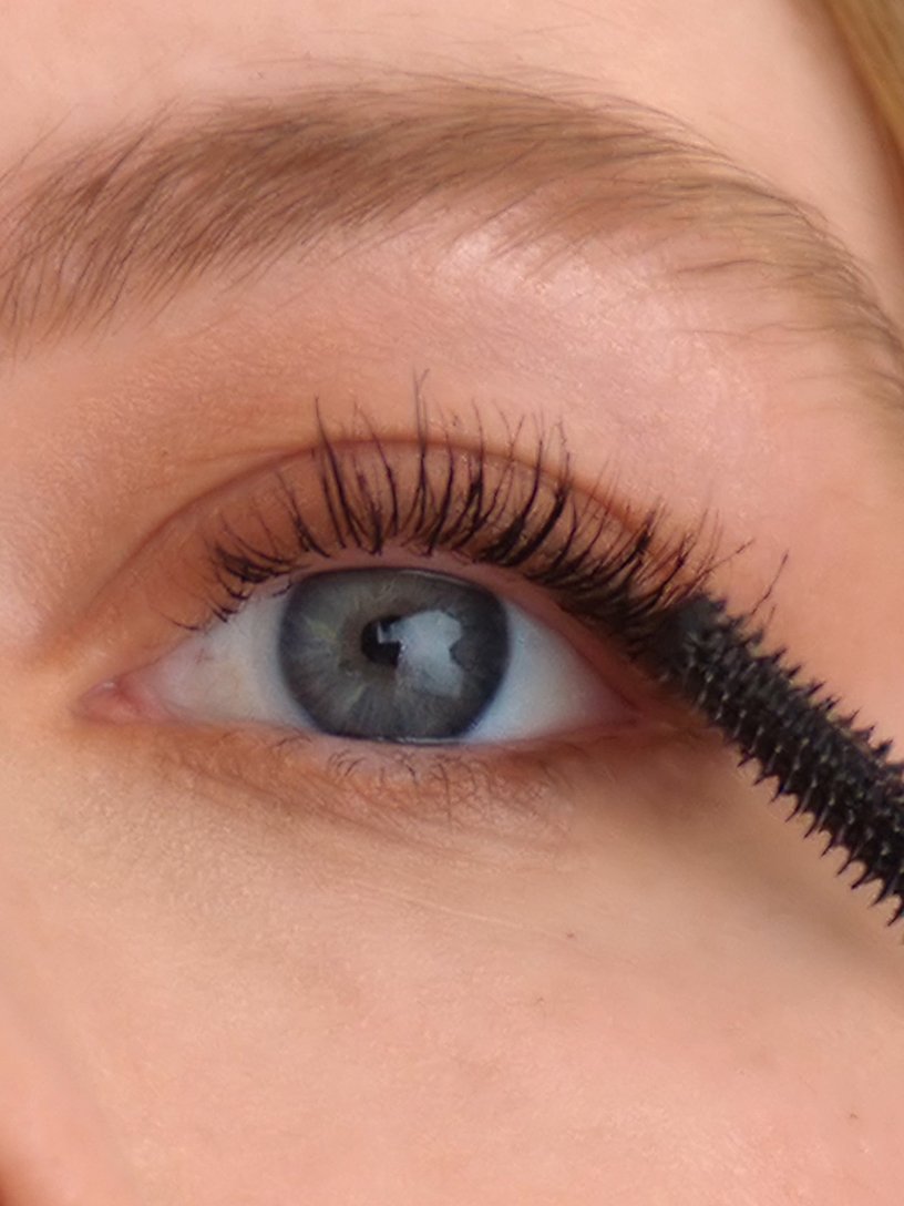 MNY DECODED 05 Falsies Surreal SUNA VO billede 2 816x1088